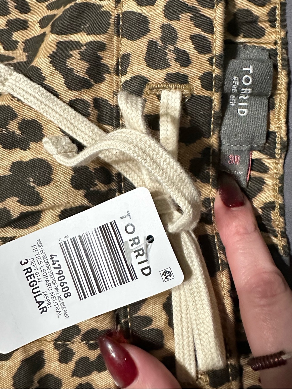 Torrid-Studio high rise leopard pants-Sz 3-NWT - Picture 5 of 10